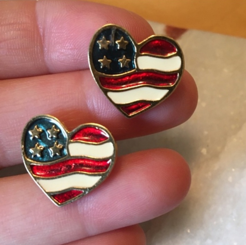 Vintage avon American flag earings and pin